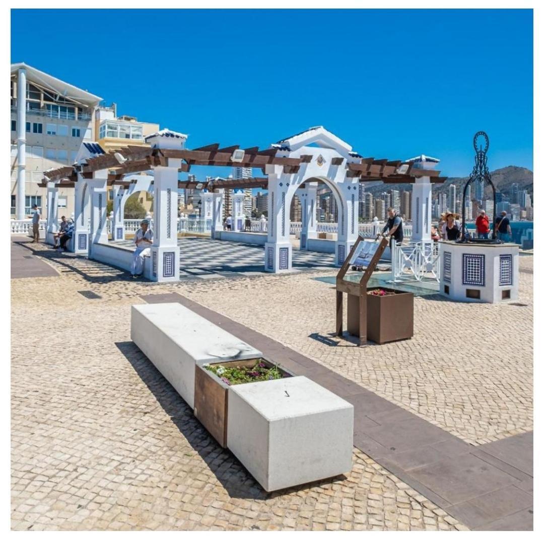 Luxury Primerisima Linea Playa Poniente Benidorm Con 6,5 Mts De Vistas Frontales Al Mar מראה חיצוני תמונה